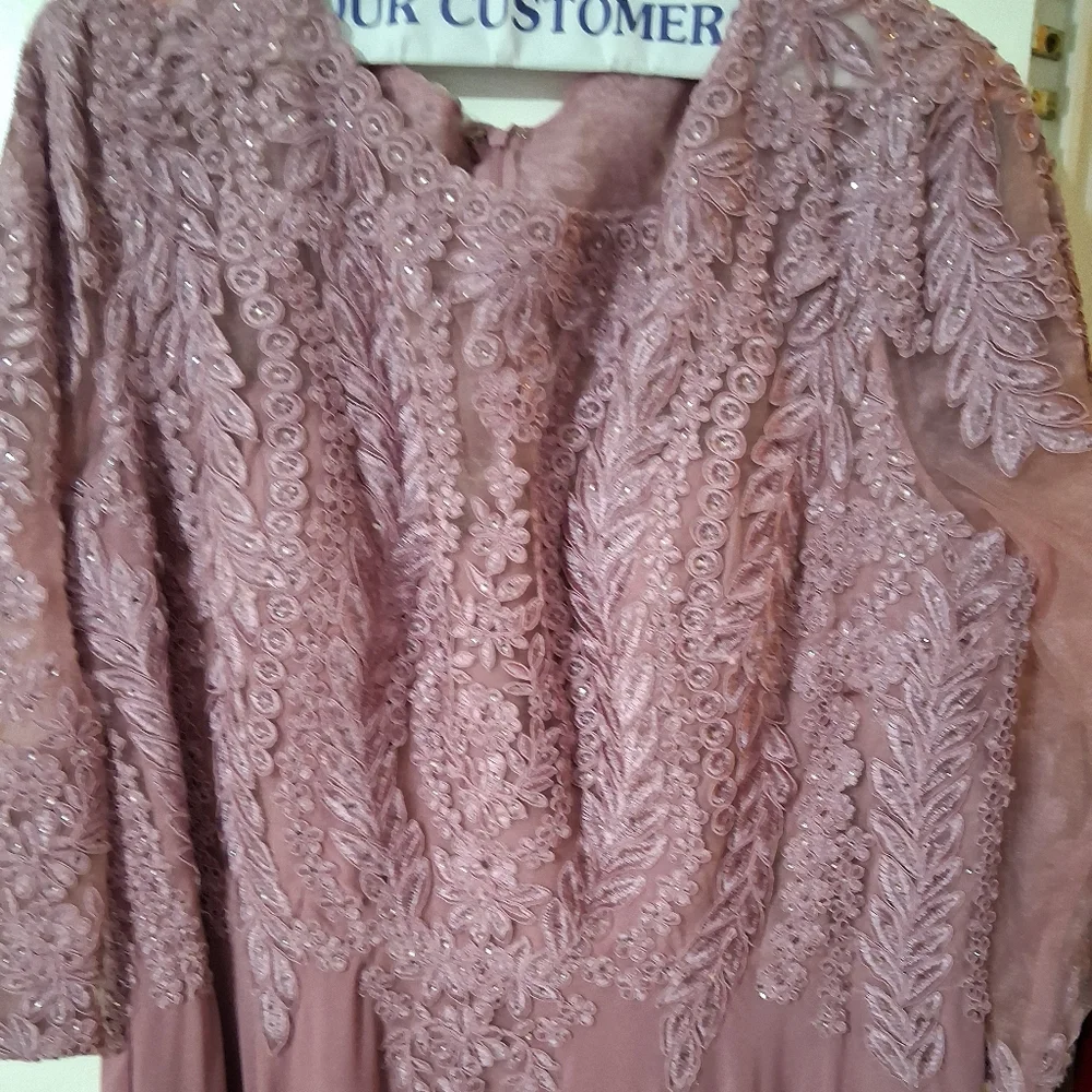 Elegant Mauve Lace Evening Gown - Picture 3 of 3